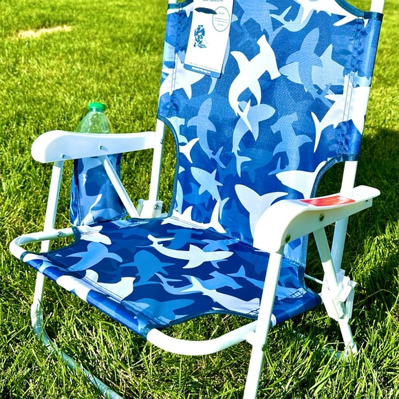 TOMMY BAHAMA Beach Chair Ages 3-6 Years Blue Shark Cup Holder Umbrella Foldable - Picture 6 of 8
